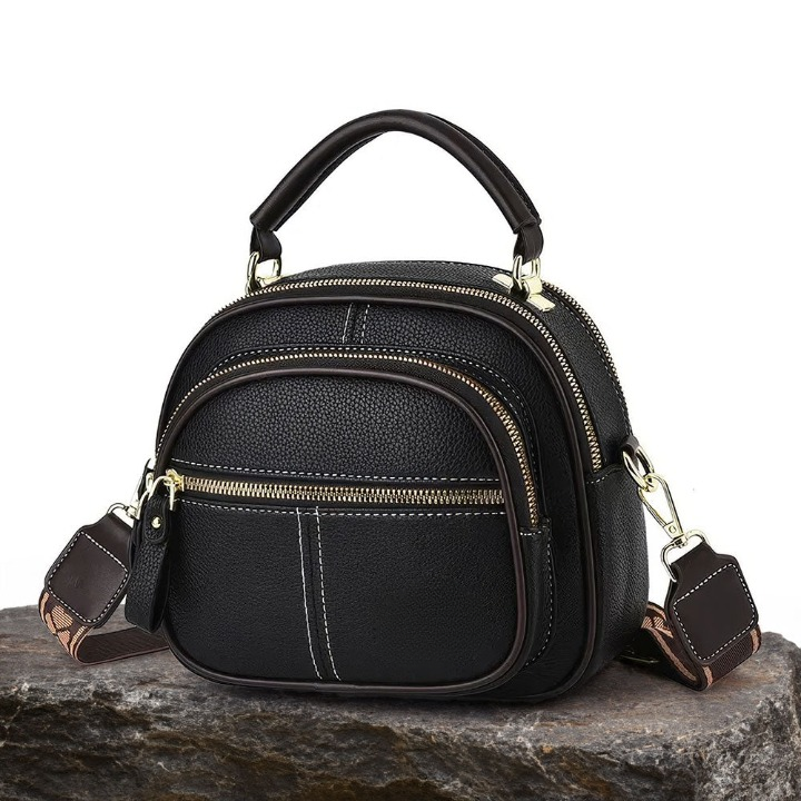Molly’s Timeless Sophistication | Stylish Bag with Shoulder Strap